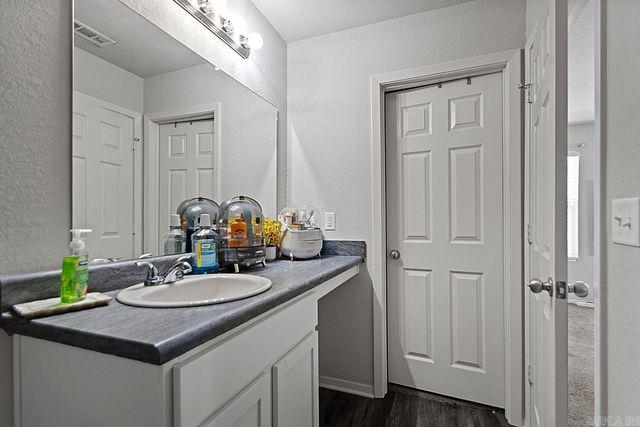 1040 Santa Fe Trl, Bauxite, AR 72011