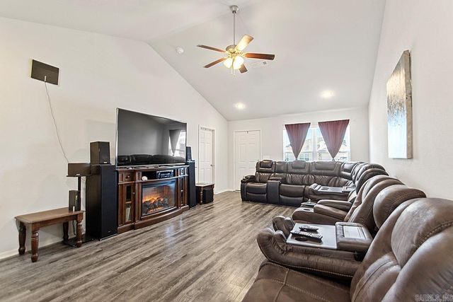 1040 Santa Fe Trl, Bauxite, AR 72011