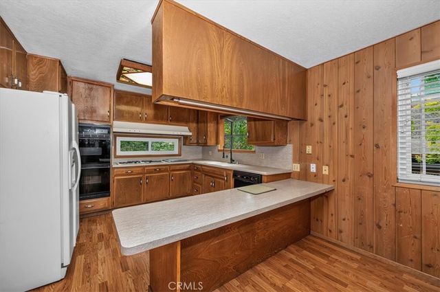 556 Pioneer, Lake Arrowhead, CA 92352
