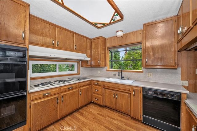 556 Pioneer, Lake Arrowhead, CA 92352