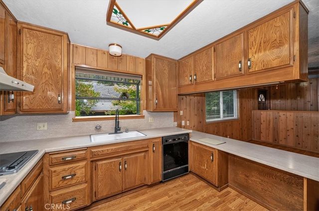 556 Pioneer, Lake Arrowhead, CA 92352