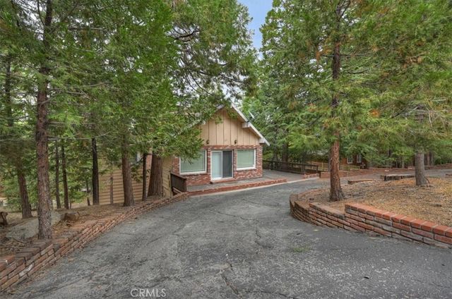 556 Pioneer, Lake Arrowhead, CA 92352