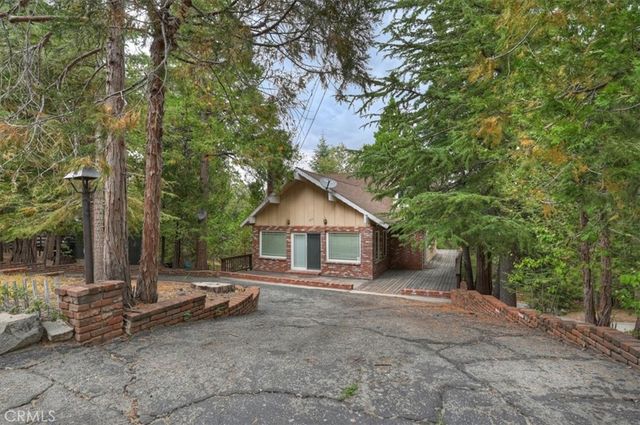 556 Pioneer, Lake Arrowhead, CA 92352