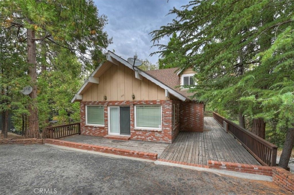 556 Pioneer, Lake Arrowhead, CA 92352