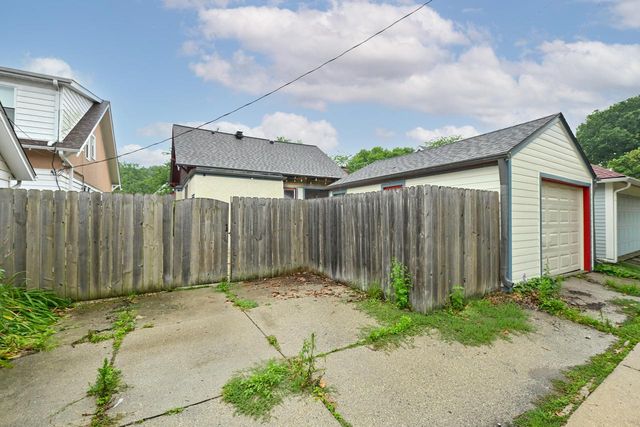 3074 S Wentworth AVENUE, Milwaukee, WI 53207
