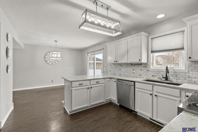 6550 Blackstone Road, Lincoln, NE 68526