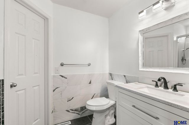 6550 Blackstone Road, Lincoln, NE 68526