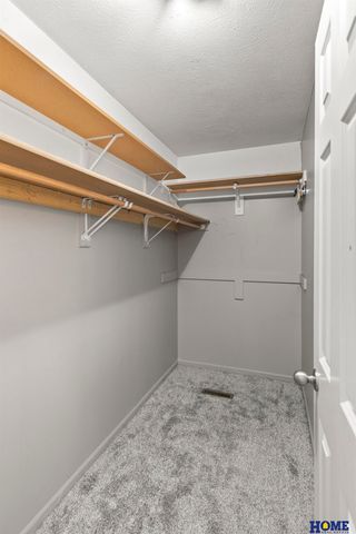 6550 Blackstone Road, Lincoln, NE 68526