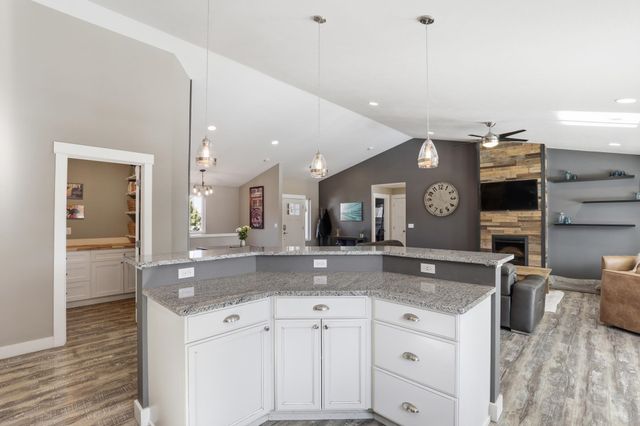 5515 S Russell Ln, Spokane, WA 99224