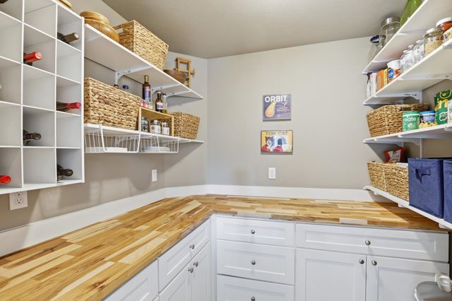 5515 S Russell Ln, Spokane, WA 99224