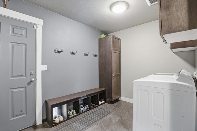 5515 S Russell Ln, Spokane, WA 99224