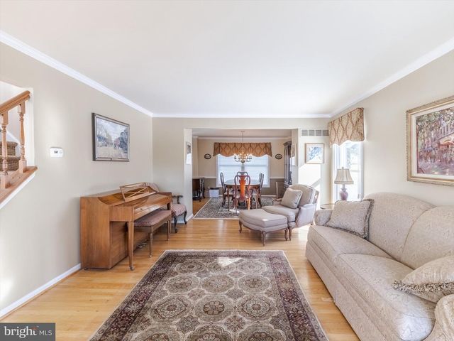 1 DENTON CIR, Newtown, PA 18940