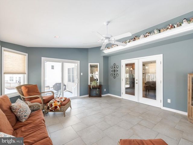 1 DENTON CIR, Newtown, PA 18940