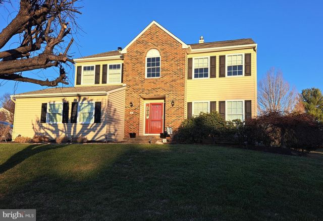 1 DENTON CIR, Newtown, PA 18940