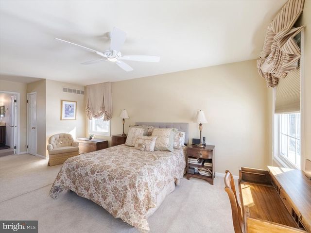 1 DENTON CIR, Newtown, PA 18940