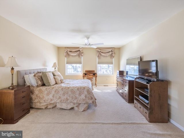 1 DENTON CIR, Newtown, PA 18940