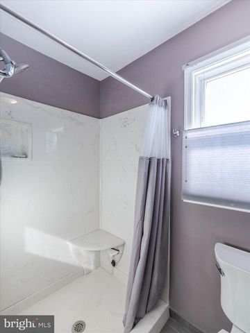 1 DENTON CIR, Newtown, PA 18940