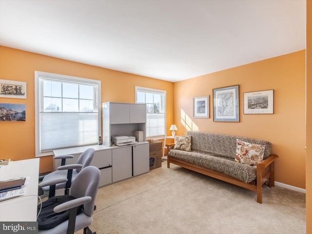 1 DENTON CIR, Newtown, PA 18940