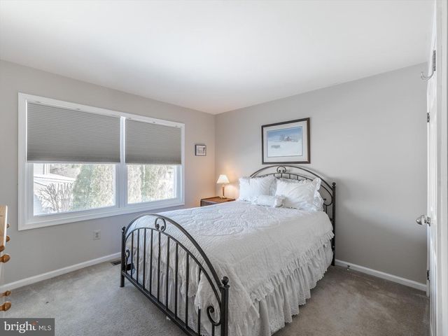 1 DENTON CIR, Newtown, PA 18940