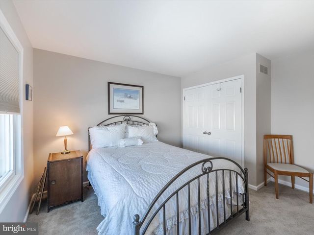 1 DENTON CIR, Newtown, PA 18940