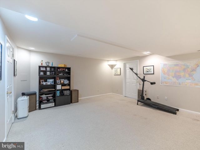 1 DENTON CIR, Newtown, PA 18940