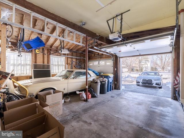 1 DENTON CIR, Newtown, PA 18940