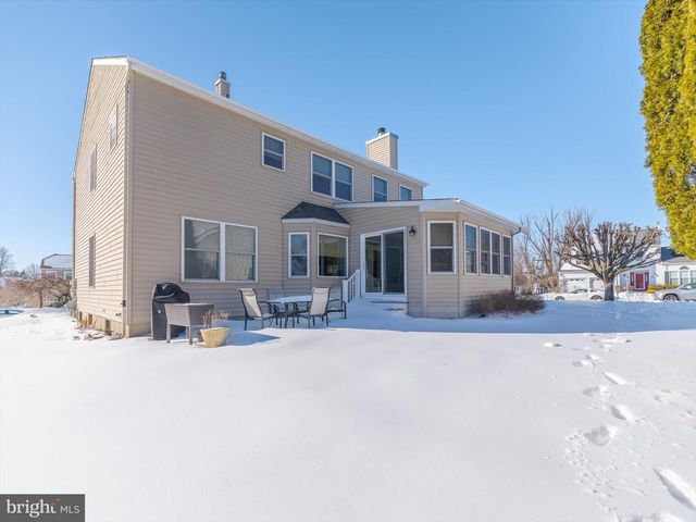 1 DENTON CIR, Newtown, PA 18940