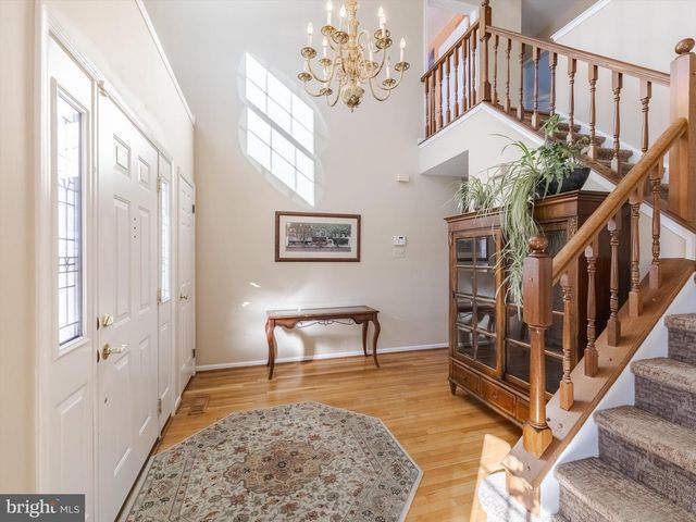 1 DENTON CIR, Newtown, PA 18940