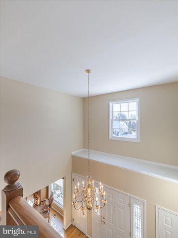 1 DENTON CIR, Newtown, PA 18940