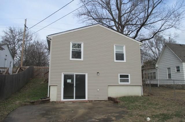 810 Pine Street, Pleasant Hill, MO 64080