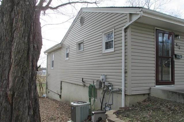 810 Pine Street, Pleasant Hill, MO 64080