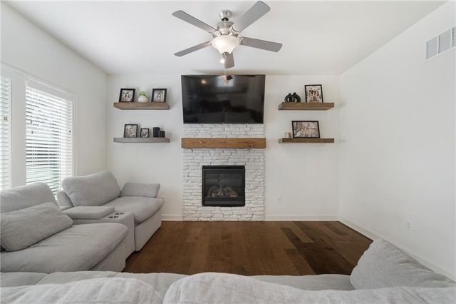 19727 W 196th Terrace, Spring Hill, KS 66083