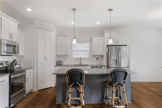 19727 W 196th Terrace, Spring Hill, KS 66083