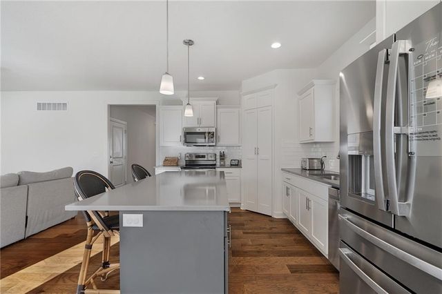 19727 W 196th Terrace, Spring Hill, KS 66083