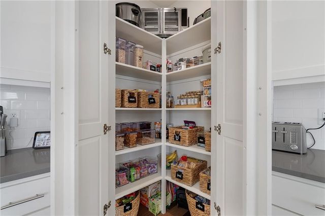 19727 W 196th Terrace, Spring Hill, KS 66083