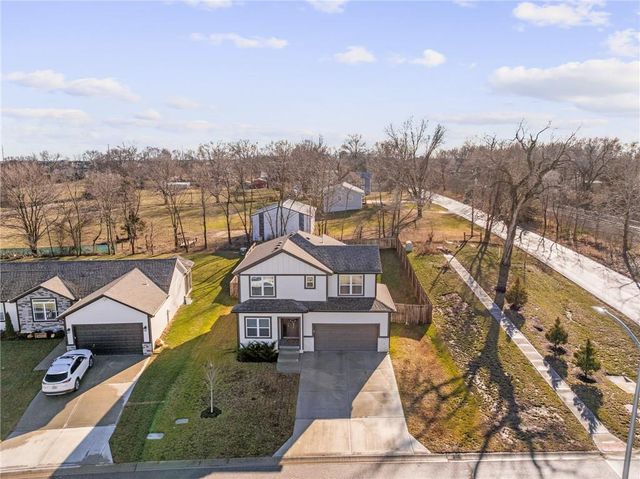 19727 W 196th Terrace, Spring Hill, KS 66083