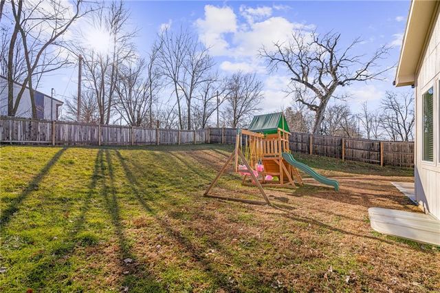 19727 W 196th Terrace, Spring Hill, KS 66083