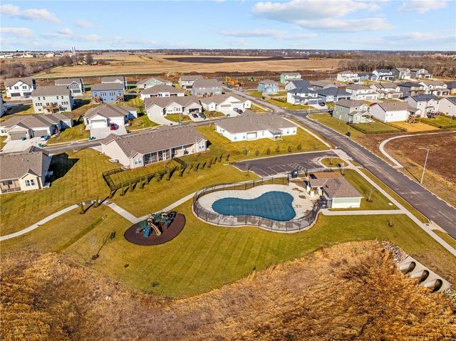 19727 W 196th Terrace, Spring Hill, KS 66083