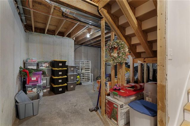 19727 W 196th Terrace, Spring Hill, KS 66083