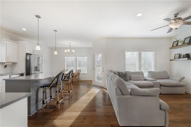 19727 W 196th Terrace, Spring Hill, KS 66083