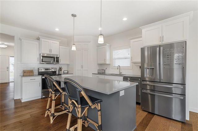 19727 W 196th Terrace, Spring Hill, KS 66083