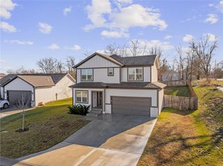 19727 W 196th Terrace, Spring Hill, KS 66083