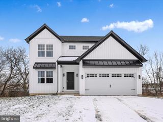 112 WOODLAWN DRIVE, Willow Street, PA 17584