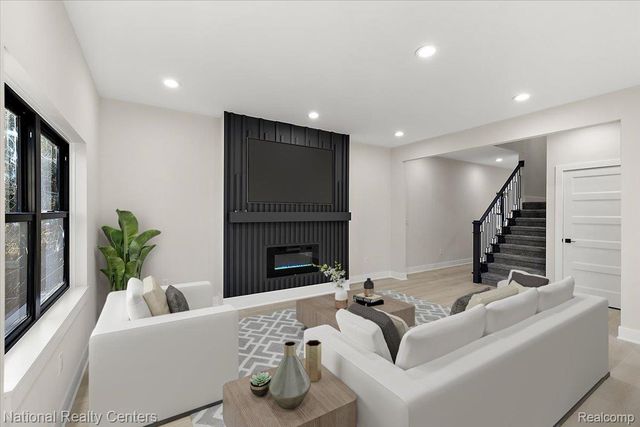 1032 E BRECKENRIDGE Street, Ferndale, MI 48220