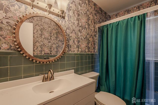 25 colburn Road, East Brunswick, NJ 08816