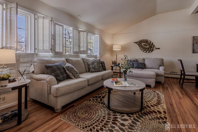 25 colburn Road, East Brunswick, NJ 08816