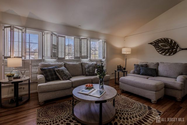 25 colburn Road, East Brunswick, NJ 08816