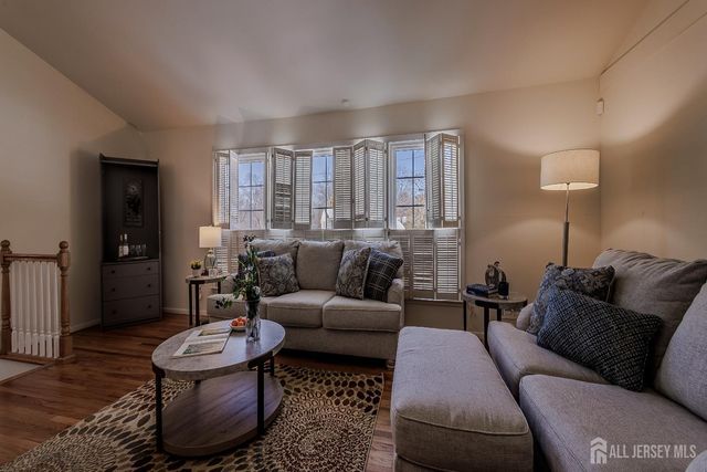 25 colburn Road, East Brunswick, NJ 08816