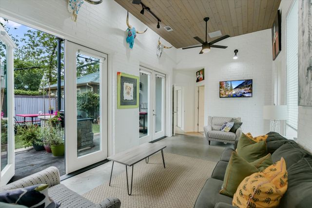 56 Waller ST, Austin, TX 78702
