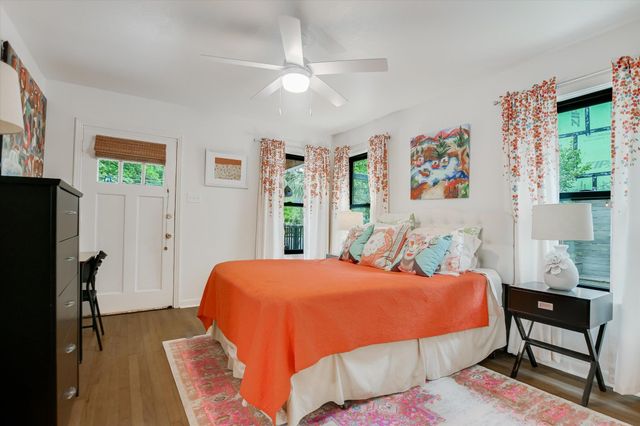 56 Waller ST, Austin, TX 78702